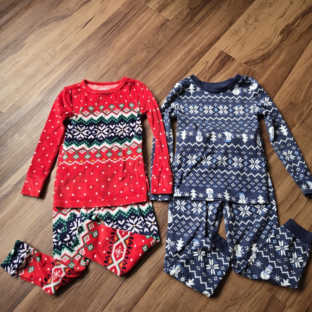 Kids 4T Set of 2 Winter Holiday Fair Isle Holiday Pajama sets EUC Red & Blue